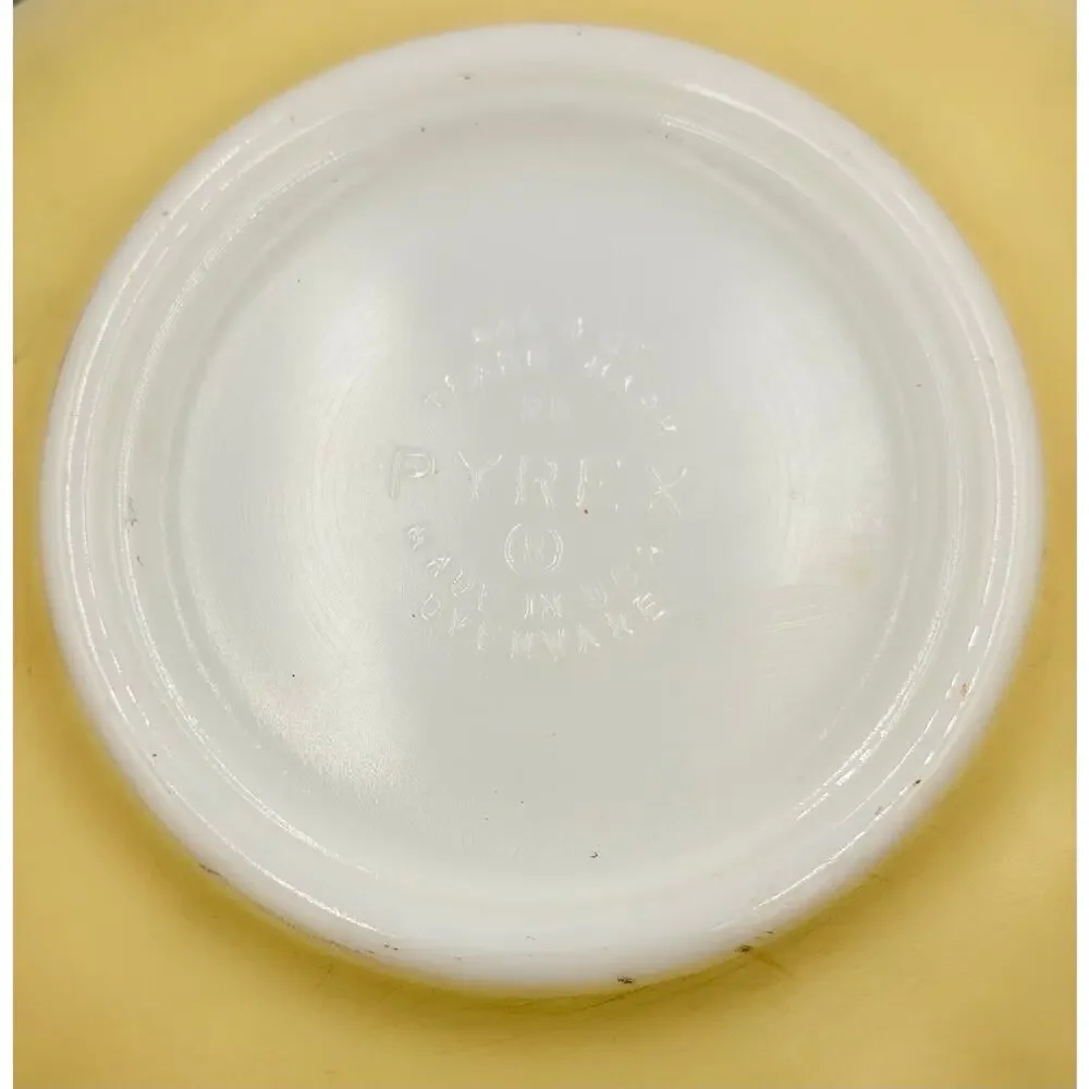 Vintage Pyrex Gooseberry Yellow White Black Cinderella Mixing Bowl 2pc Set